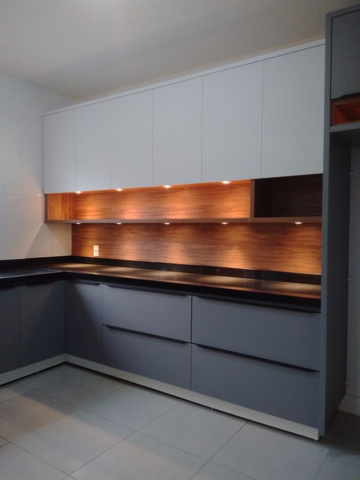 Projeto Mogiana: Cozinha cinza e madeira